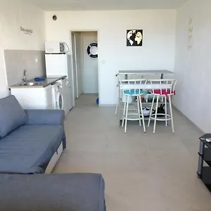 Studio Vue Port De , Hyères France
