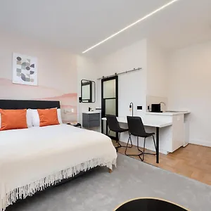 D8 House Apartamento Londres